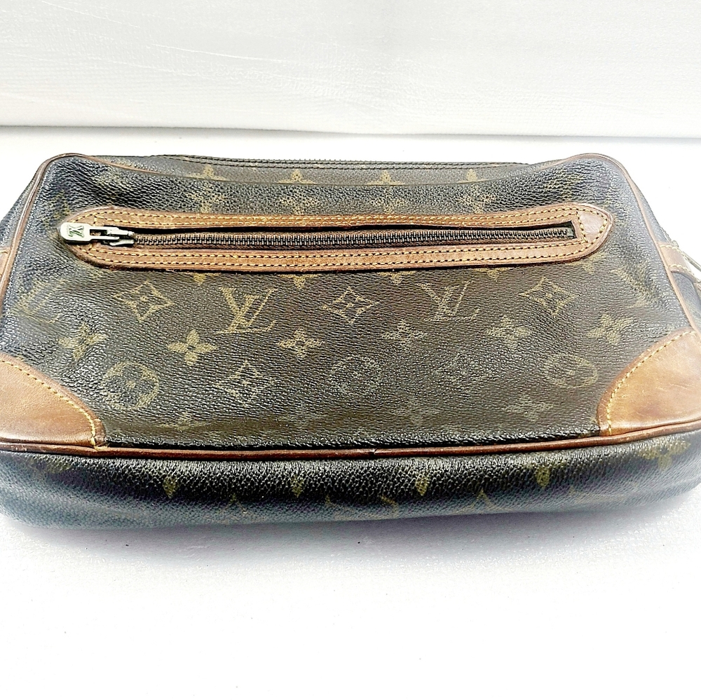 Louis Vuitton Leather Clutch Bag - Picture 8 of 8